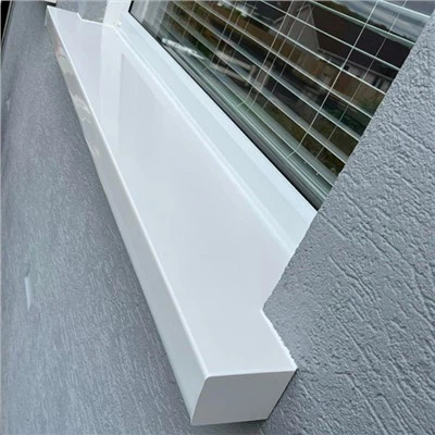 Peitoril de PVC branco e moldagem por gotejamento